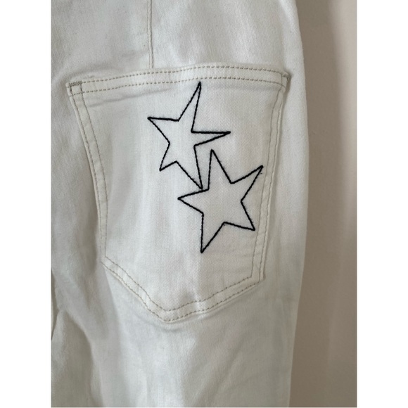 We The Free People Zandra Rhodes Just Float On Flare Star Jeans Size 26 - Picture 7 of 10